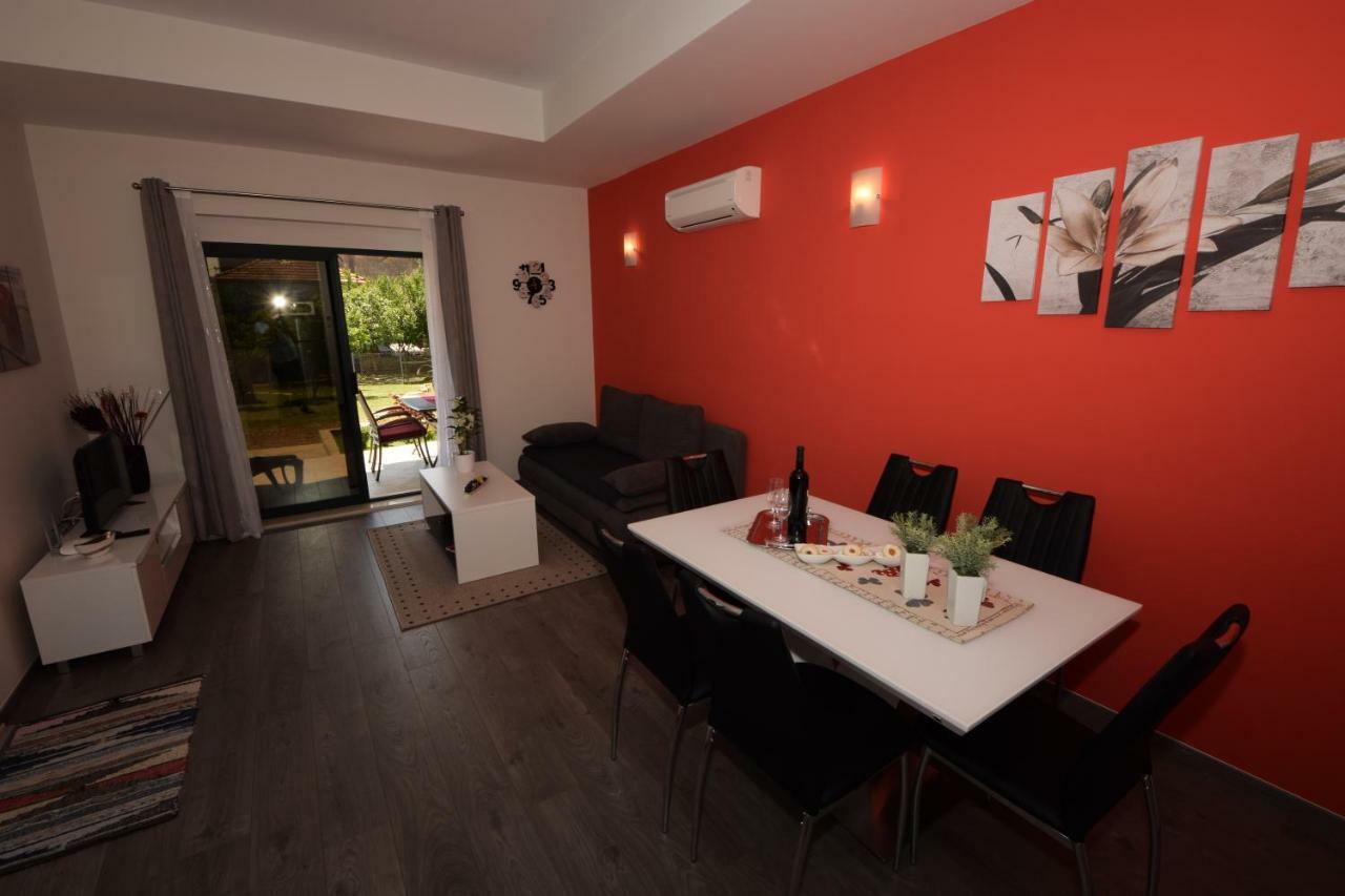 Apartmani Dora i Kati Orebic Bagian luar foto