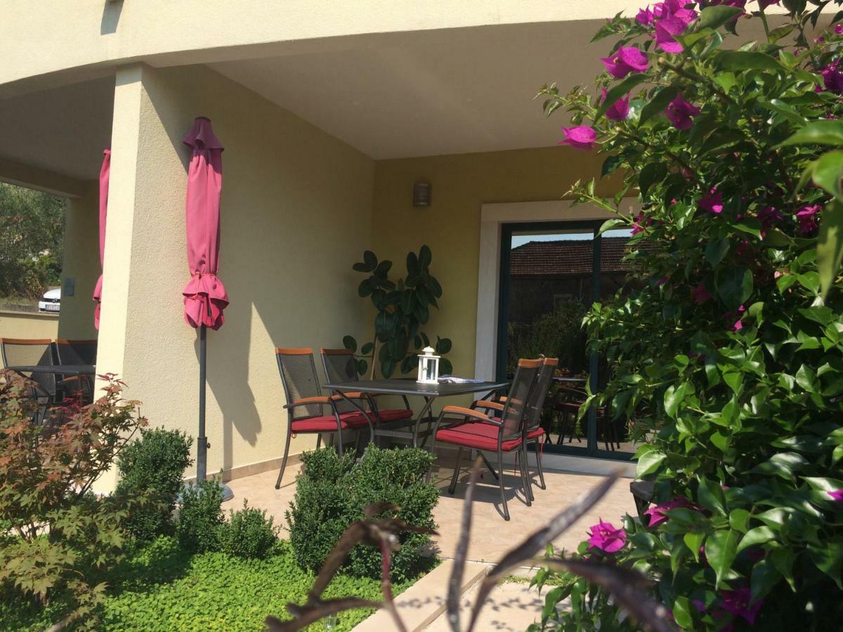 Apartmani Dora i Kati Orebic Bagian luar foto