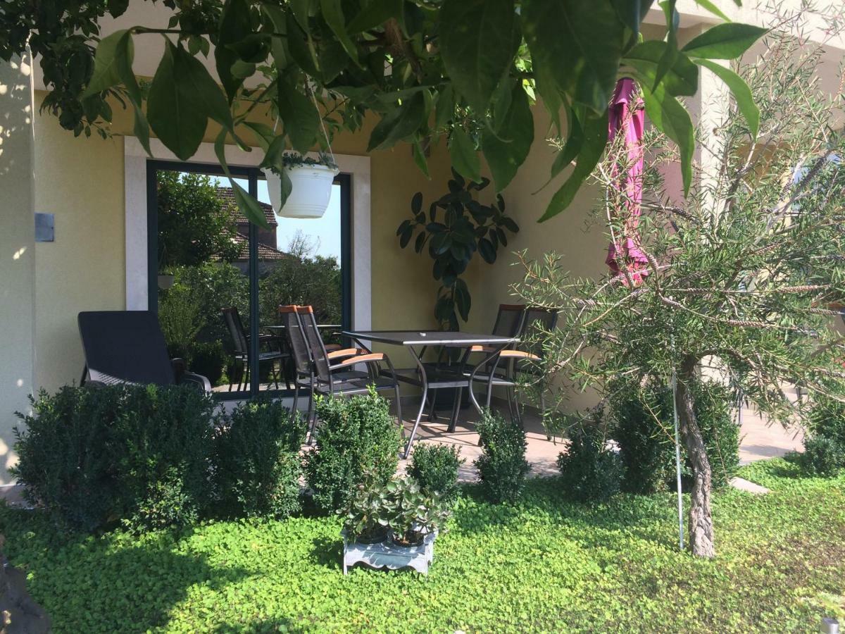 Apartmani Dora i Kati Orebic Bagian luar foto