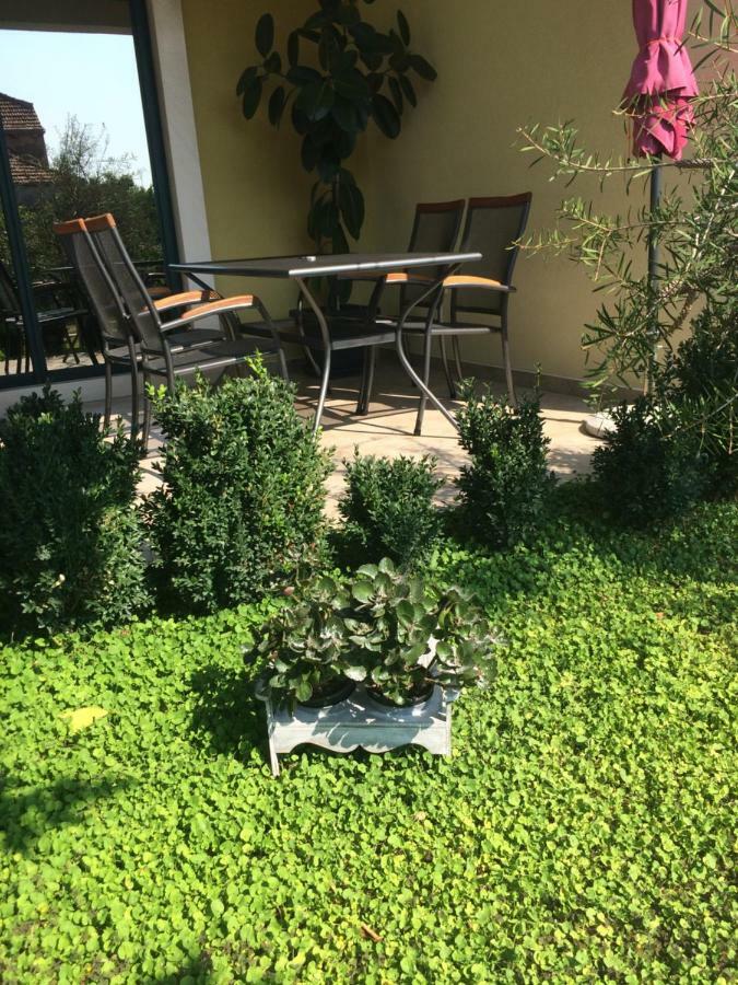Apartmani Dora i Kati Orebic Bagian luar foto